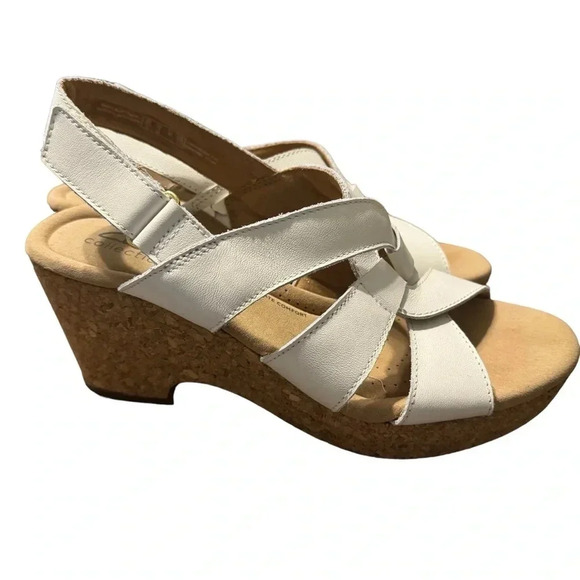 🤍 Clarks Giselle Beach Wedge Sandals Sz 9 ☀️ White Cork Platform Comfort Shoe 🤍 - Picture 1 of 6
